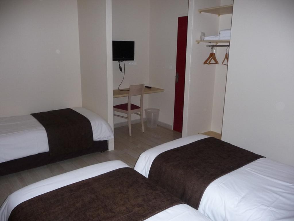 Hotel La Godiniere Cholet Exterior foto