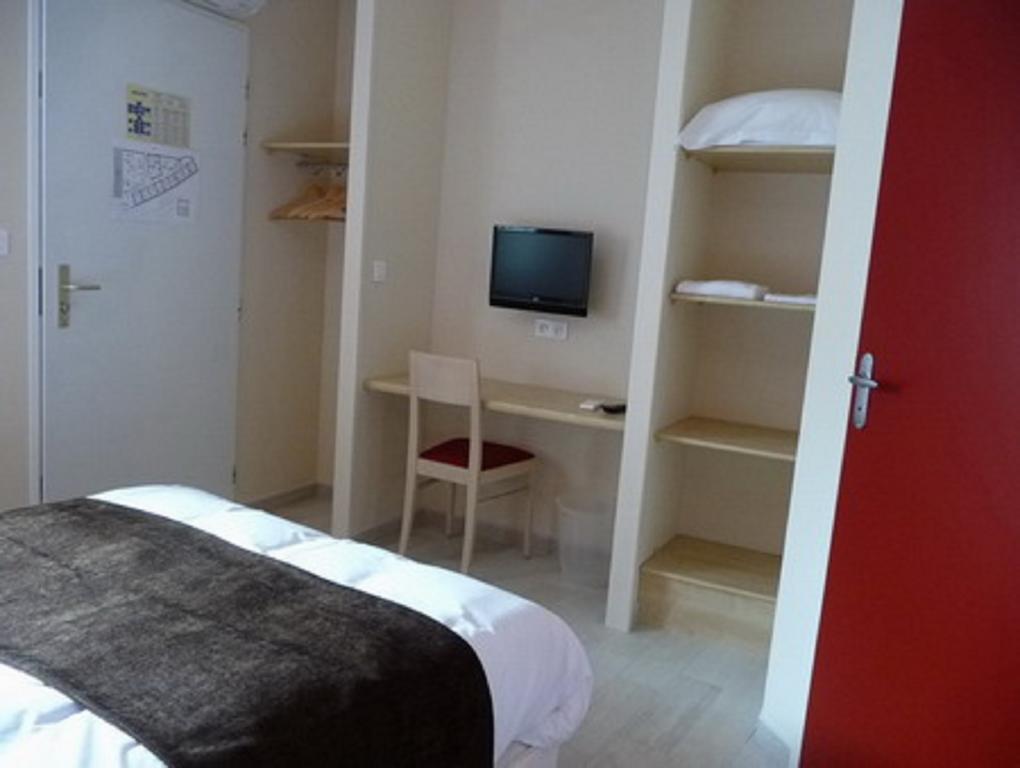 Hotel La Godiniere Cholet Exterior foto