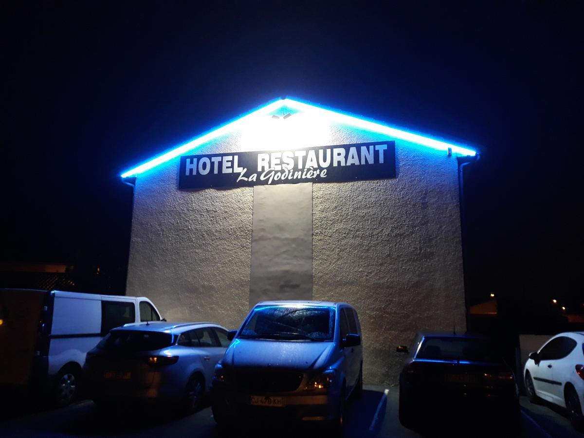 Hotel La Godiniere Cholet Exterior foto
